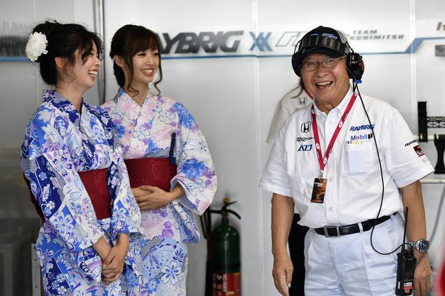 画像: 鈴鹿限定! 浴衣姿のRQサンにご満悦のレジェンド