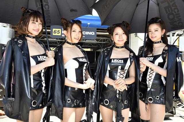 画像: LEON RACING LADY 左より 柳沼陽菜(ひな)さん 市原彩花さん 葉月リナさん 太田麻美さん