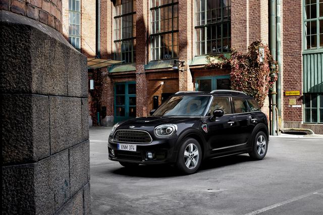 画像: MINI クロスオーバー バッキンガムはベースモデルとの価格差は23万円高となる。クラブマンは41万円高。