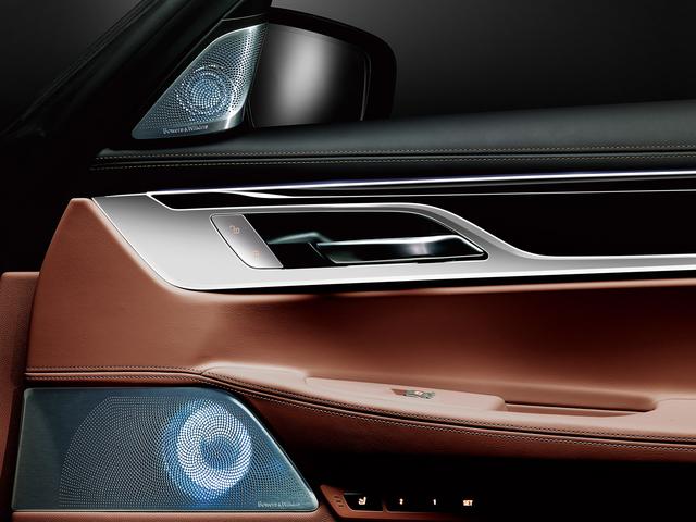 画像: 750Li Individual Editionはダイアモンドを使用したツイーターなど16個のスピーカーを配置する。