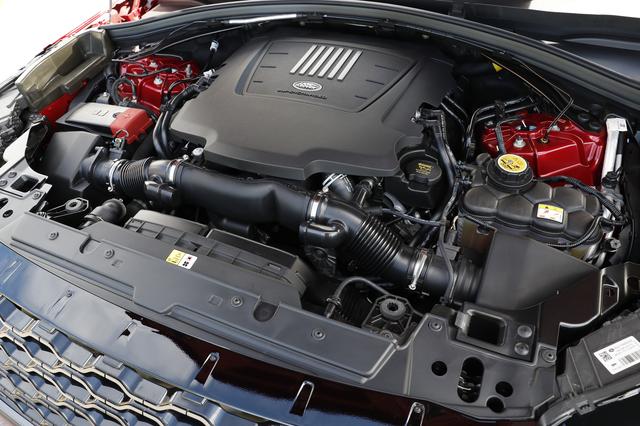 画像: この3LV6+S/Cエンジンに加え、ディーゼル、さらにランドローバー初となる4気筒INGENIUMガソリン(250ps/300ps)と4種類のエンジンバリエーションを持つ。