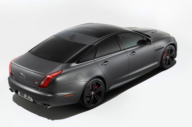 画像: 精悍に仕立てらえたジャガーXKR575のエクステリア。