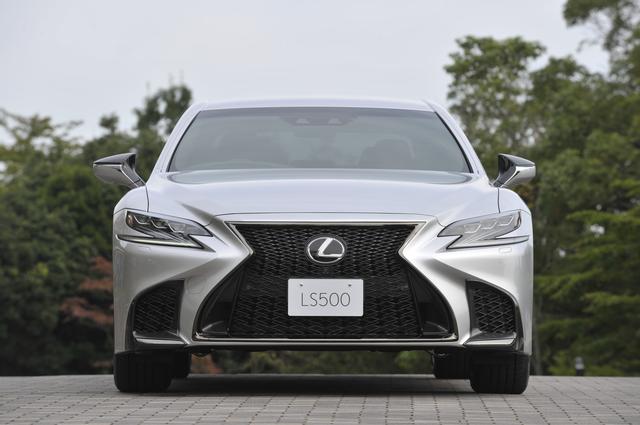 画像: LS500 Fスポーツ。サイドグリルは専用のメッシュタイプとなる。
