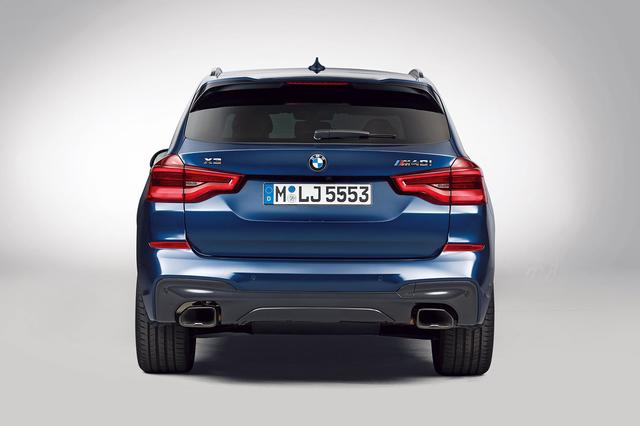 画像: 新型X3のリアデザインでは、横長のデザインとなったコンビネーションライトが新しい。長年、アイコンと言われてきたL字型のデザインからは離れている。