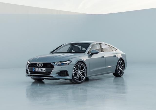 画像: まずは340ps/500Nmを発生する3L V6エンジンが搭載される。グレード名は新しい命名基準により「A7 55 TFSI」となる。