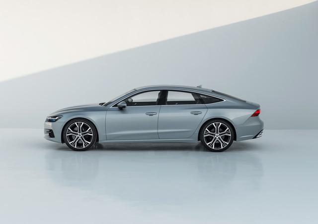 画像: 新型A7スポーツバックのホイールベースは2926mm。室内長は従来モデルより21mm拡大している。