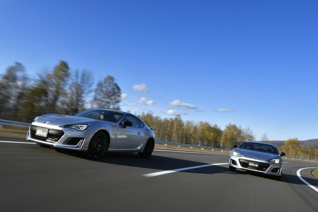 画像: ちょっと日本離れした風景のテストコースをBRZで走る。きわめて快適!