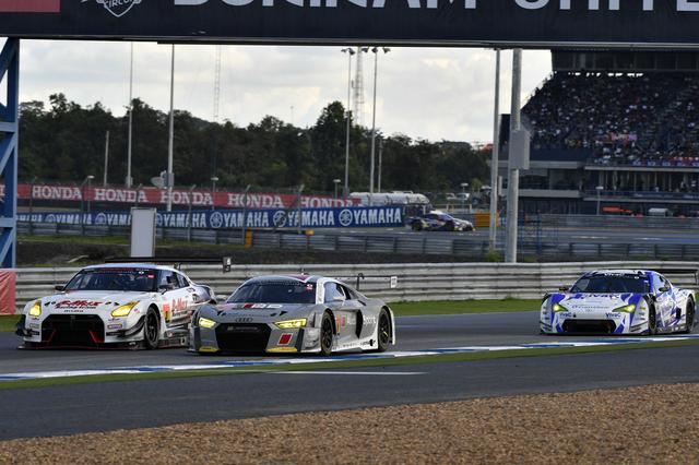 画像: 周回遅れにしたはずの3号車GT-Rと25号車86MCのペースがトップ21号車Audi R8を上回る!
