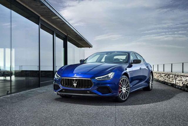 画像: マセラティ ギブリS Q4 グランスポーツ。躍動感にあふれるスタイリング。