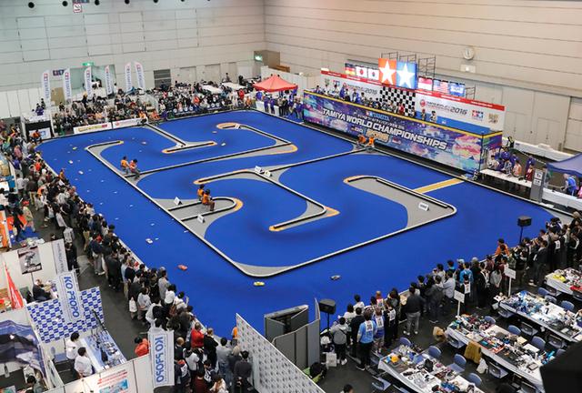 画像: 前回、タミヤフェア2016でのひと幕。ラジコンのワールドチャンピオンシップだ。