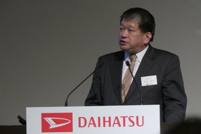 画像: ダイハツ工業 法人事業部 谷本敦彦部長が「らくぴた送迎」の開発について説明をした。