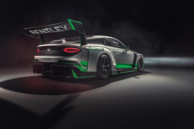 画像: レースカーは後輪駆動で6速シーケンシャルギアボックスを持つ。