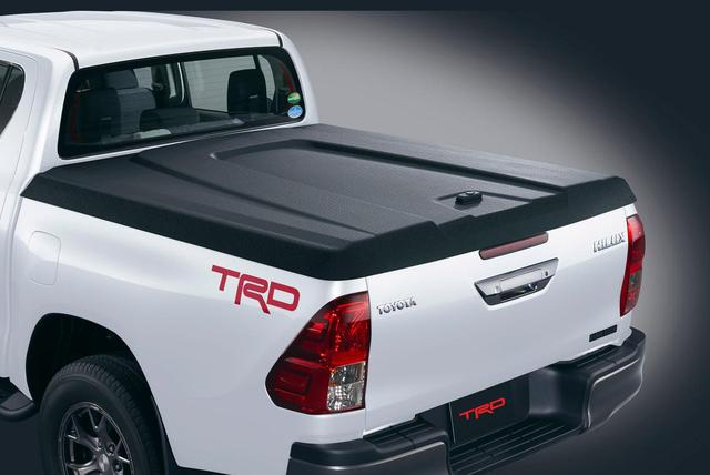画像: TRDが販売する樹脂製のハードトノカバーもいい。