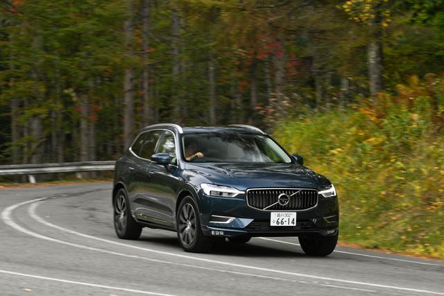 画像: 新型XC60は従来モデルより低くくスタイリッシュなフォルムへと進化した。