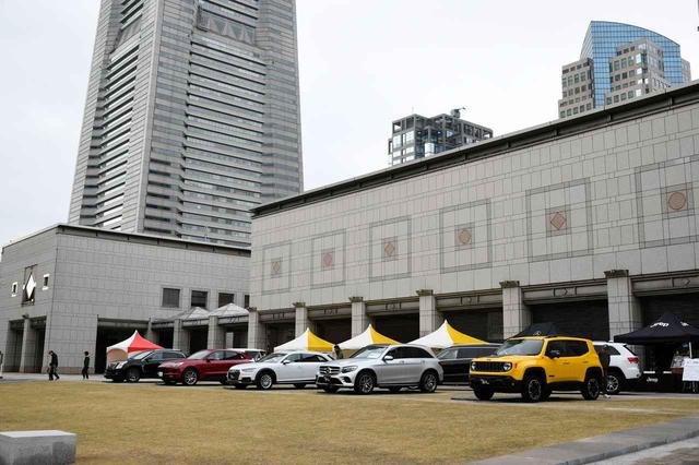 画像: 前回インポートSUV&クロスオーバーフェアの模様。会場の後ろにはランドマークタワーが大きく見える。