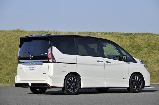 画像: ルーフスポイラーやバンパースポイラーはセレナ NISMOの専用装備。
