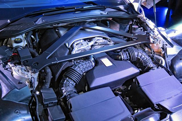 画像: AMG GTなどでおなじみの4L V8ツインターボに8速ATをトランスアクスル方式で搭載して組みあわせる。