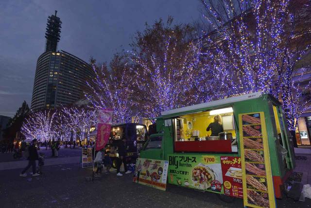 画像: キッチンカーで世界の食を楽しめる。