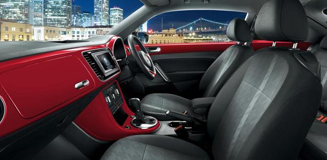 画像: VW純正インフォテイメントシステム「716SDCW」は標準装備。