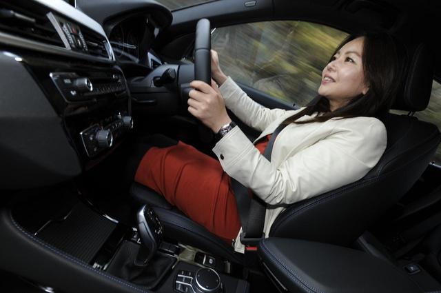 画像2: 118d スタイル 主要諸元 ●サイズ=4340×1765×1440mm ●車両重量=1480kg ●エンジン=直4DOHCディーゼルターボ 1995cc ●最高出力=150ps/4000rpm ●最大トルク=320Nm/1500-3000rpm ●JC08モード燃費=22.2km/L ●車両価格=385万円