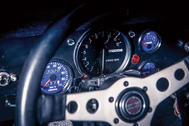 画像: 写真を拡大してみると、オドメーターは“3km”を表示している。まさに「未使用車」だ。(photo:Courtesy RM Sotheby's)