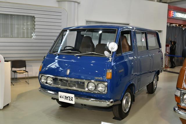 画像: 写真のモデルはヒンジドアだが、発売翌年には日本で初めてのスライドドアも採用した。