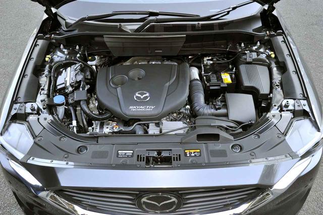 画像: 2.2Lディーゼルエンジンは型式に変更はないが、最高出力 190ps、最大トルクは 45.9kgmに引き上げられた。