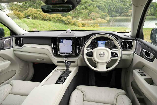 画像: ボルボXC60のインテリアはシンプルさと美しさが光る。