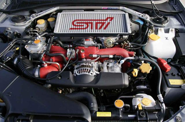 画像: S203のエンジンルーム。