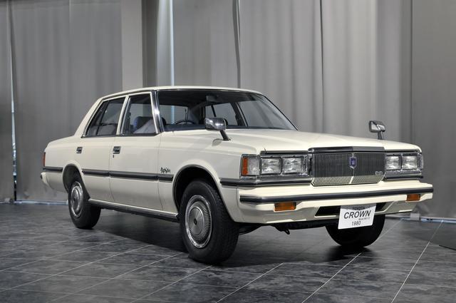 画像: トヨタ博物館所蔵のMS112型セダン(1980年)、全長×全幅×全高:4860×1715×1435mm、ホイールベース:2690mm、車両重量:1500kg、エンジン型式:直6SOHC、排気量:2759cc、最高出力:145ps/5000rpm。