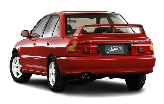 画像: WRC参戦車両と同デザインのOZアルミホイールが印象的だ。