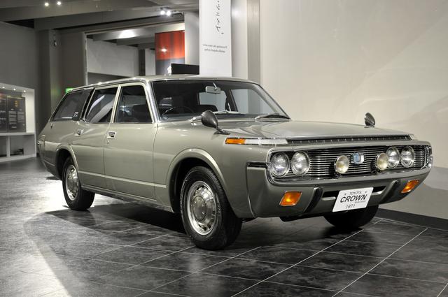 画像: トヨタ博物館所蔵のMS62型カスタムワゴン(1971年)、全長×全幅×全高:4690×1690×1440mm、ホイールベース:2690mm、車両重量:1355kg、エンジン型式:直6SOHC、排気量:1988cc、最高出力:105ps/5400rpm。