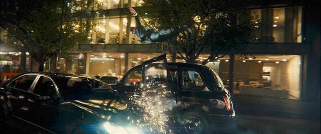 画像1: 冒頭から興奮の追走劇! 英国スパイ映画再び!