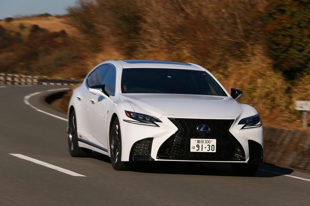 画像: ドライブモードセレクトを「Sport S +」に設定。ひときわ高まるエンジンサウンドが心地良い。