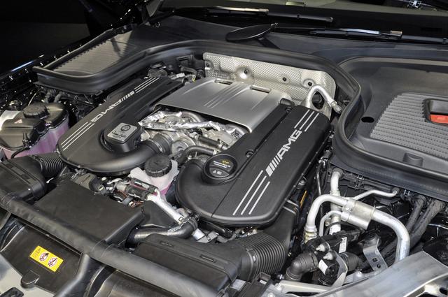 画像: AMG GTに搭載されるものと基本的に同じ、4LのV8直噴ツインターボを搭載する。