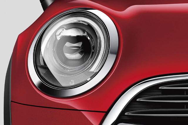 画像: MINI サザークにはLEDヘッドライトが装備される。