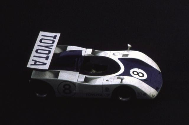 画像: こちらも5L V8を搭載した“ニュー7”。写真は日本CAN-AM優勝の河合稔。日本グランプリではスポイラーだったが、ここでは一枚ウイングとなっている。