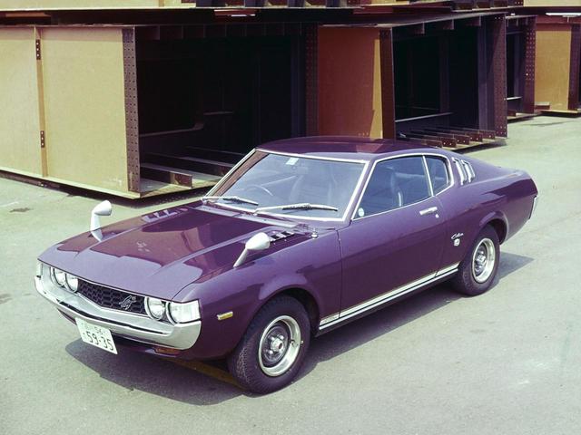 画像: 1974年に登場したセリカLB2000GT。スタイリッシュなボディで大人気となったが、やはりそこに2L DOHCが搭載されていた面も大きかった。