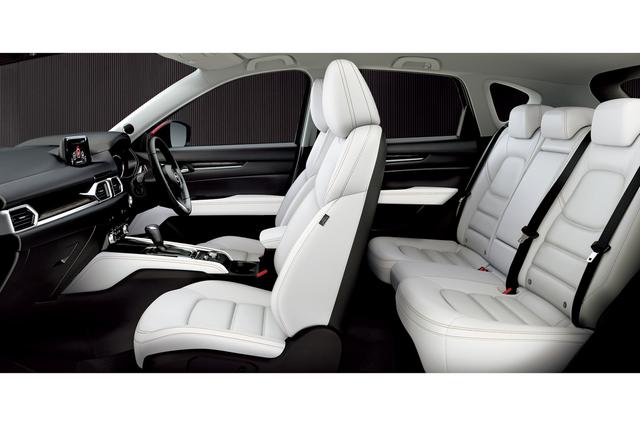 画像: CX-5のインテリアでは主に使い勝手の向上が図られた。