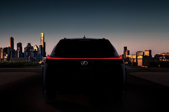 画像: レクサスが公開したコンパクトSUV、UXのティザー画像。