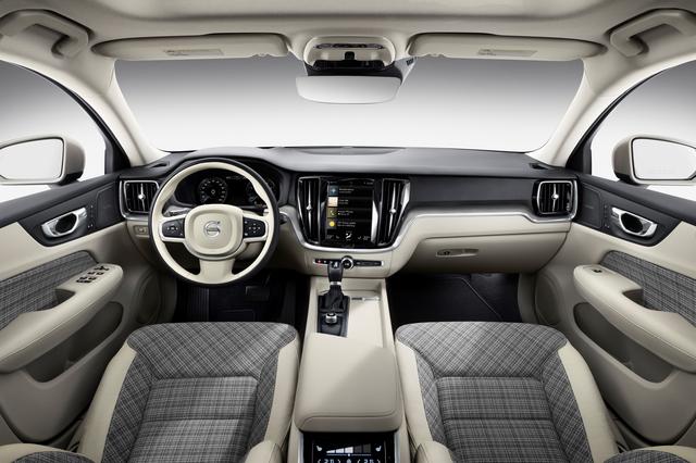 画像: 基本的なデザインはXC60と共通となる。