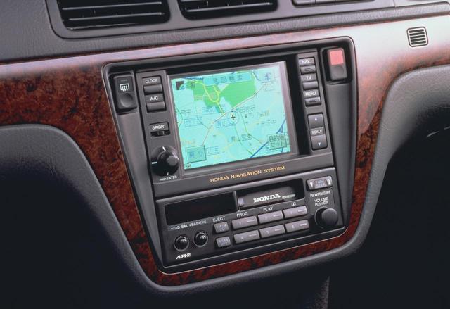 画像: 新ホンダ・ナビゲーションシステム(TVチューナー付)はオプション設定で24万円。