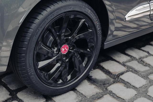 画像: タイヤサイズは205/45R17となる。