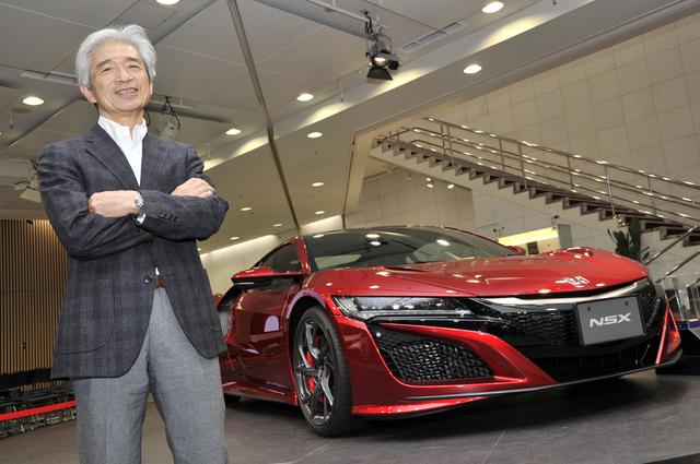 画像: 2代目NSXと撮影。「もしこのNSXにタイプRを出すとするなら、人間が扱える範囲で安心して楽しめるスポーツカーに期待します」と先人からのアドバイスも。