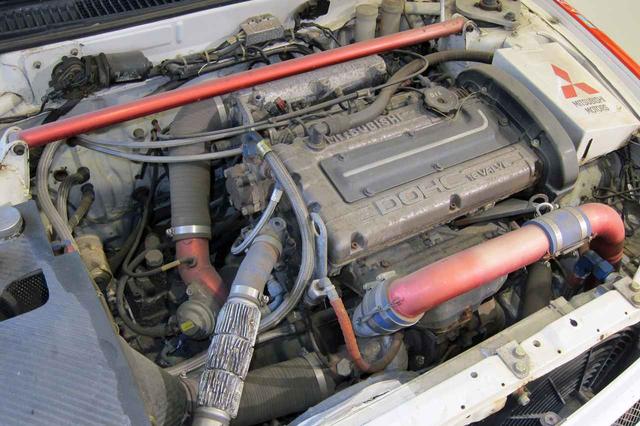 画像: エンジンは1997cc直4DOHCターボでインタークーラー付き。駆動方式は横置きFFベースのフルタイム4WDだ。