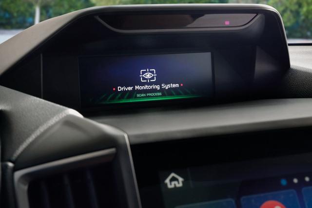画像: スバル初採用のドライバーモニタリングシステムが新型フォレスターに搭載される。