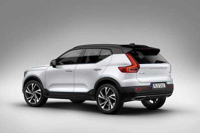 画像: XC40のサイドからリアにかけてのデザインは、いとことは異なるイメージ。