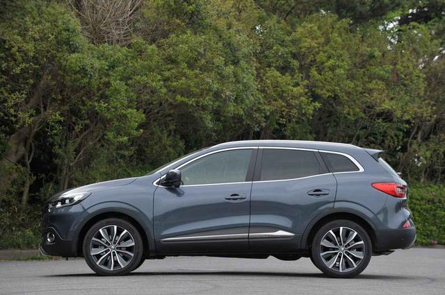 画像: 日本では販売されていない日産キャシュカイの兄弟車と言える、ルノーのカジャー。