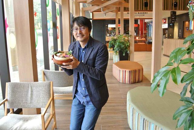 画像: レポートは、モータージャーナリストの鈴木ケンイチ氏。今後も全国のグルメを紹介していきます。