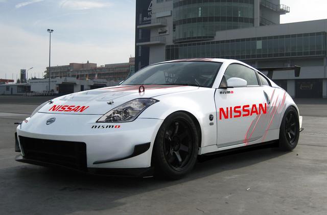 画像: 直接的なベースとなったのはレース専用マシンのVersion NISMO 380 RS-Competition。こちらは3.8ℓで400ps。